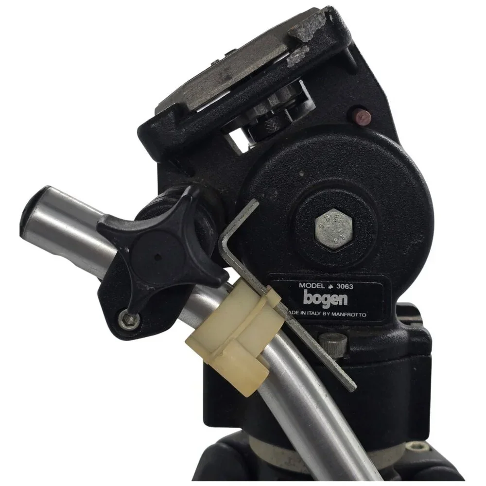 Bogen 3011 Professional Camera Tripod w/ 3063 Pan Tilt Fluid Head Made in Italy